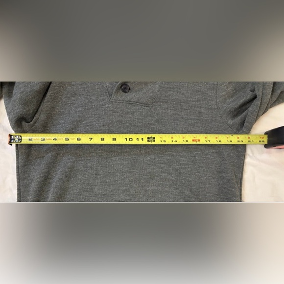 Banana Republic Men's Sz Med. Preppy Casual Charcoal Button Shawl Collar Sweater - Picture 7 of 9